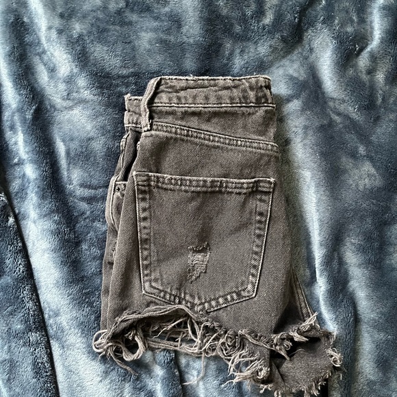 Black ripped jean shorts - Picture 4 of 5